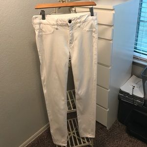 White jetting material jeans from AE